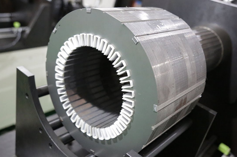 Teach You How To Choose A Suitable Slot Insulation Insertion Machine
