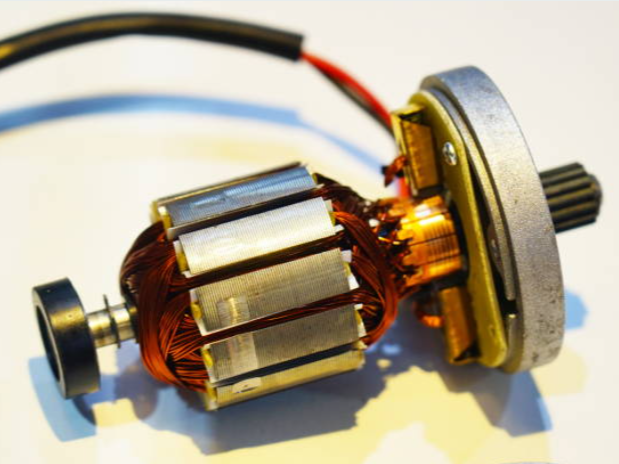 Customized Electric Motor Solutions for Conveyor Systems: Improving Efficiency, Reliability, and Load Control