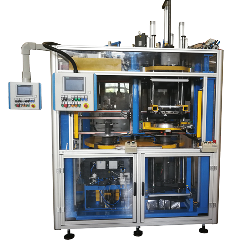 DOUBLE-HEADS WINDING AND ONE INSERTING COMBINATION MACHINE